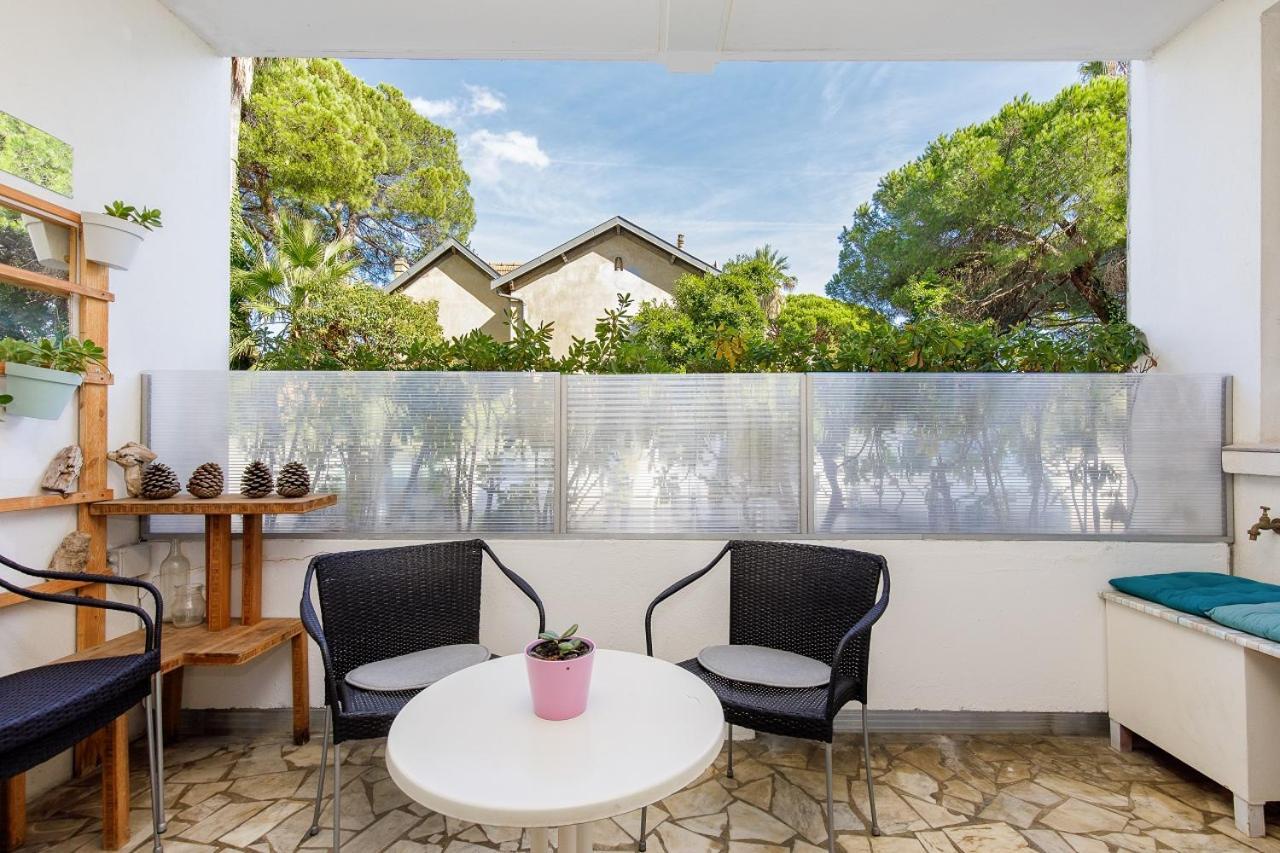 Grand Studio Neuf Face Port Et Plage, Parking Prive Golfe-Juan Exterior foto